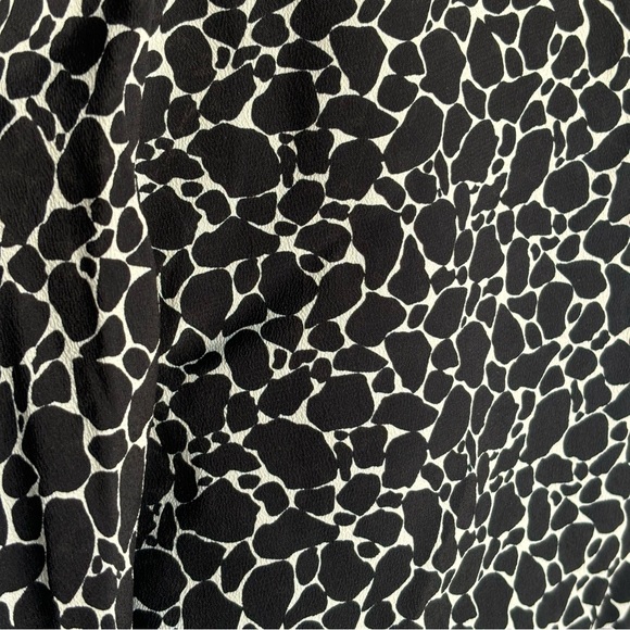 Closed Dress - Picture 8 of 8